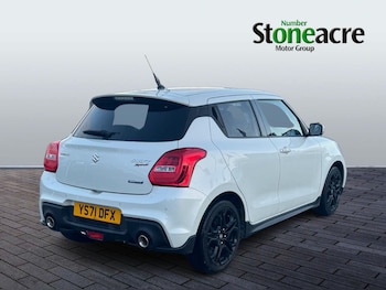 Used Suzuki Swift 2021 for sale - 76976442: Photo
