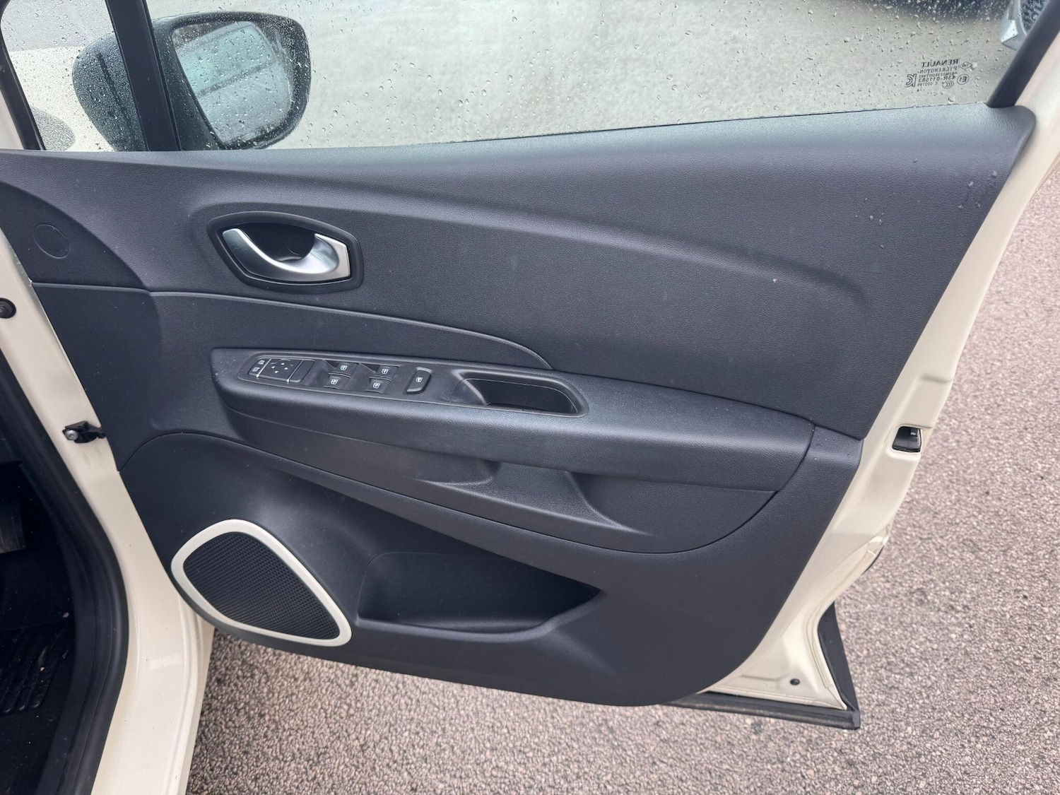 Used Renault Captur 2018 for sale - 76688605: Photo 10