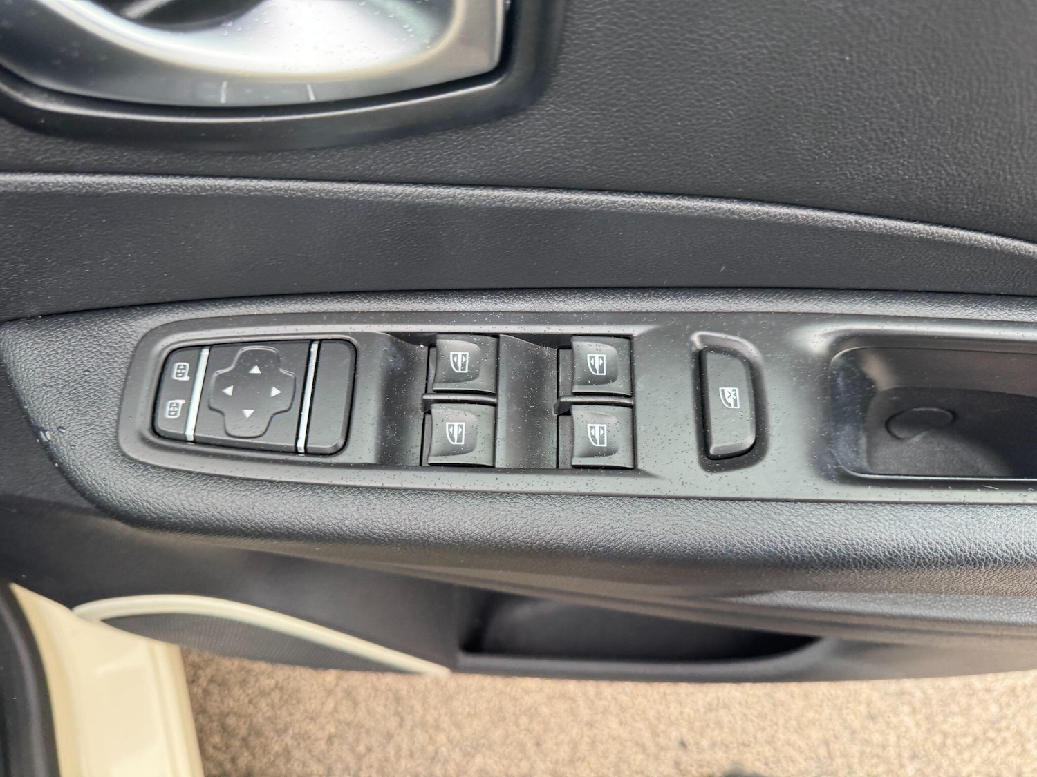 Used Renault Captur 2018 for sale - 76688605: Photo 27