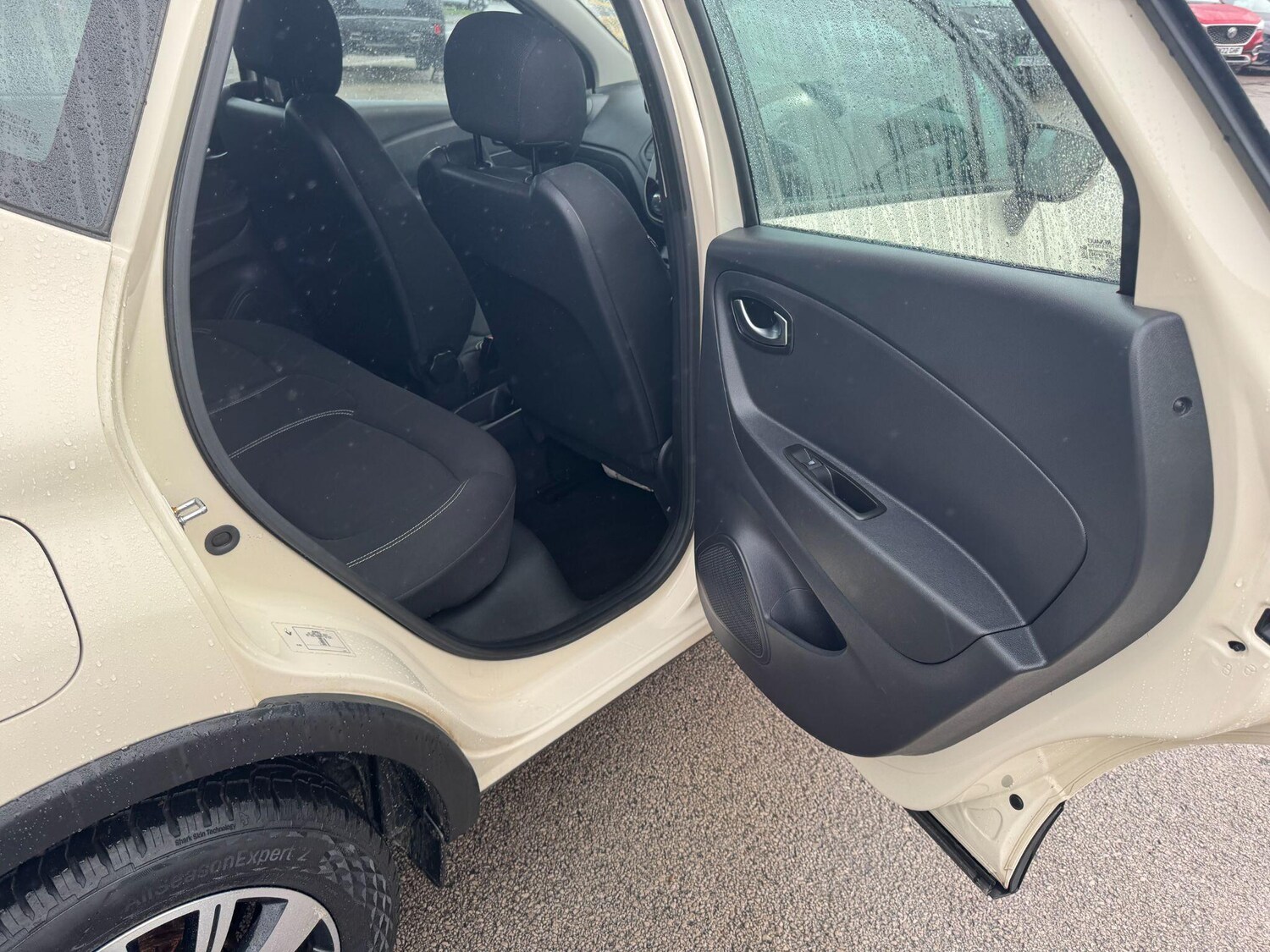 Used Renault Captur 2018 for sale - 76688605: Photo 28