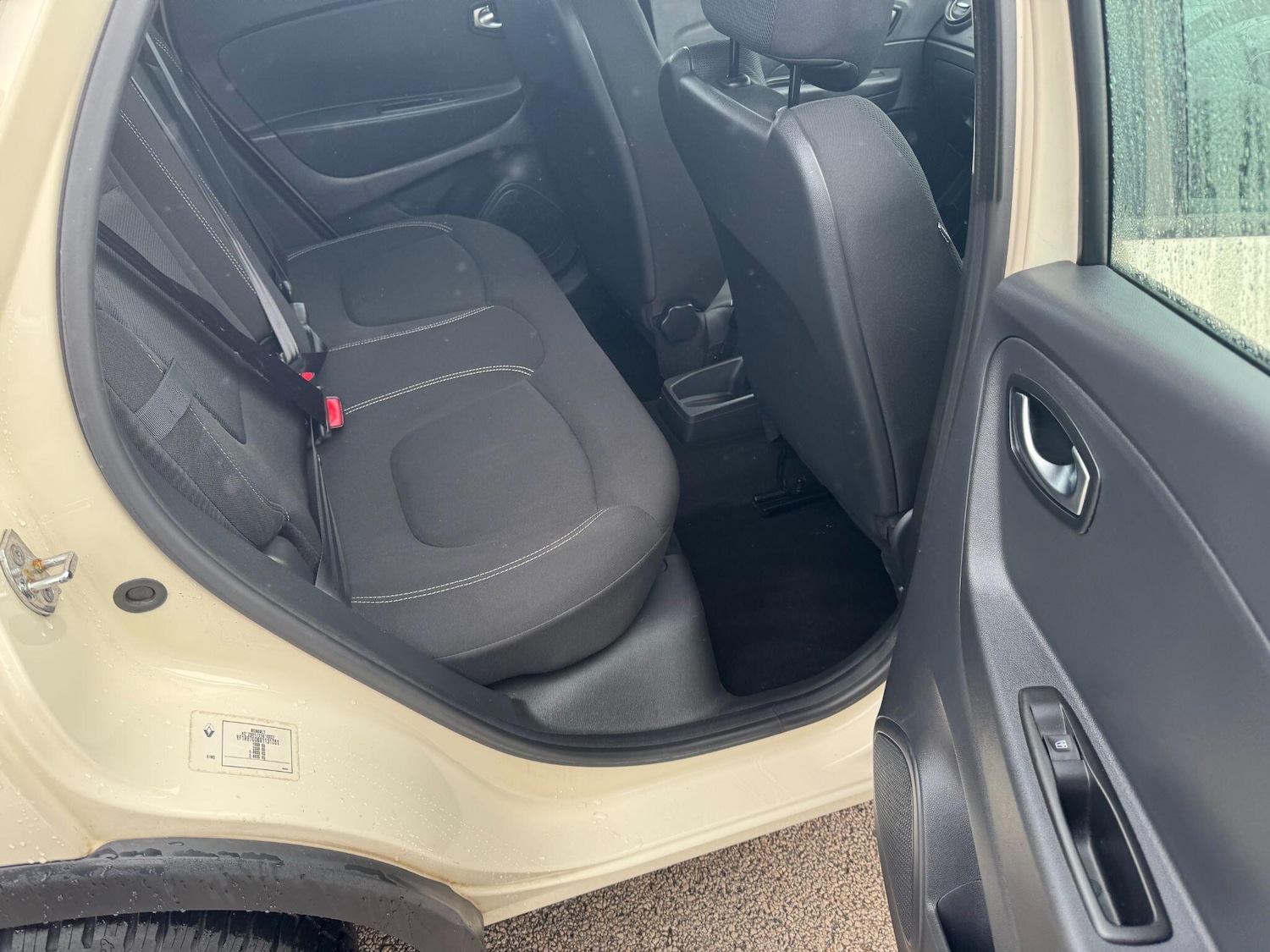 Used Renault Captur 2018 for sale - 76688605: Photo 29