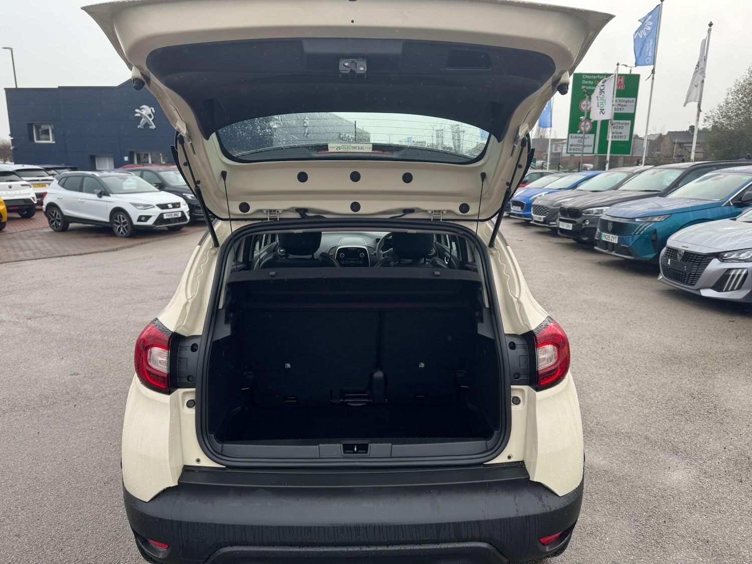 Used Renault Captur 2018 for sale - 76688605: Photo 32