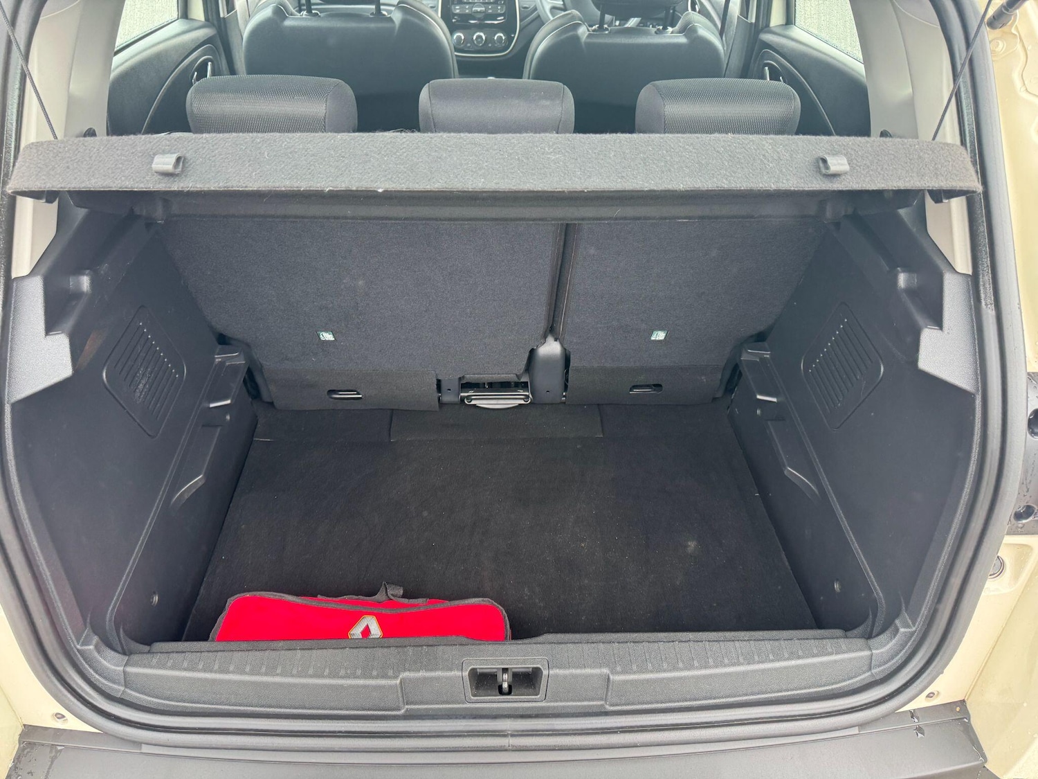 Used Renault Captur 2018 for sale - 76688605: Photo 33