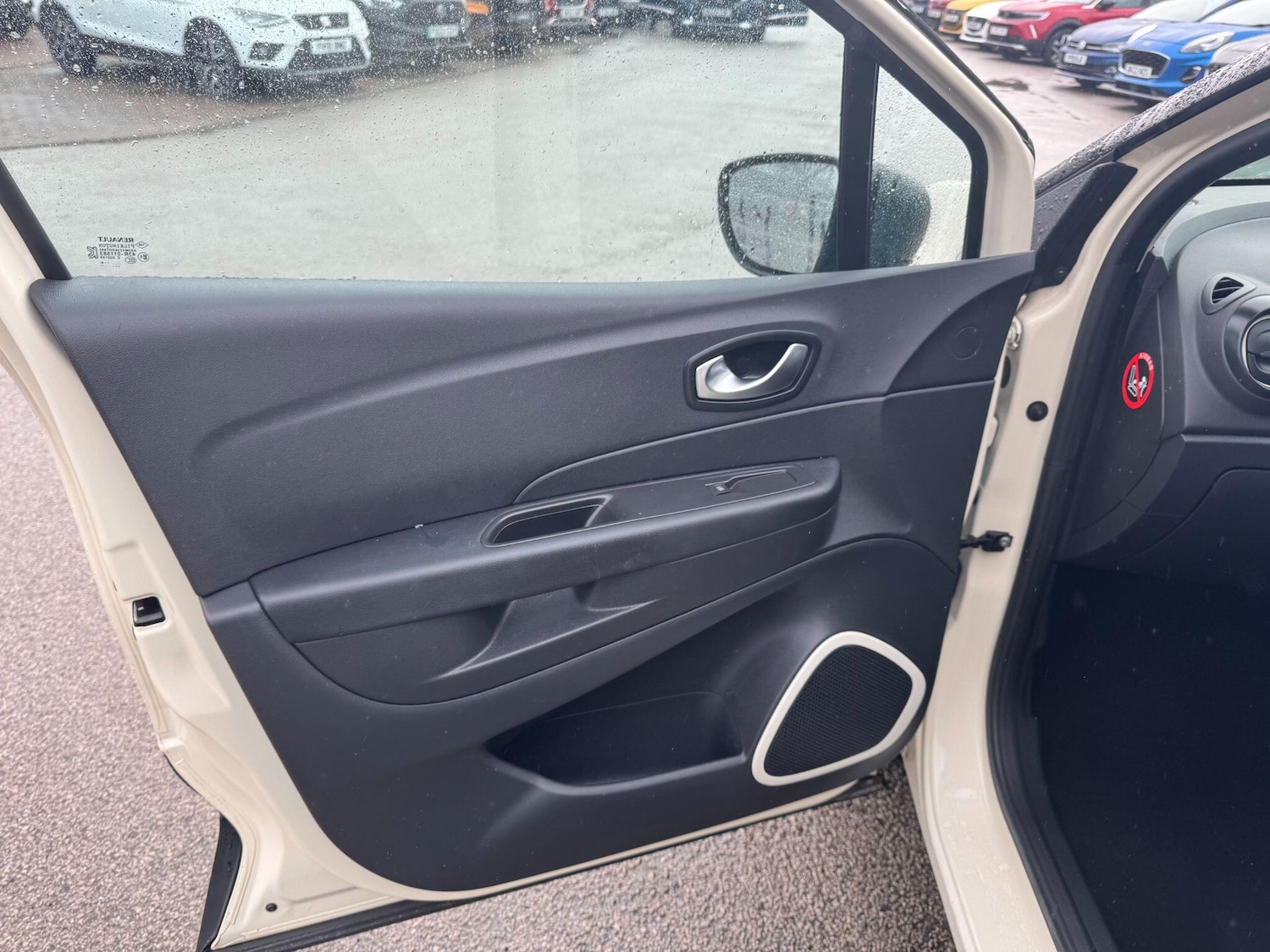 Used Renault Captur 2018 for sale - 76688605: Photo 38