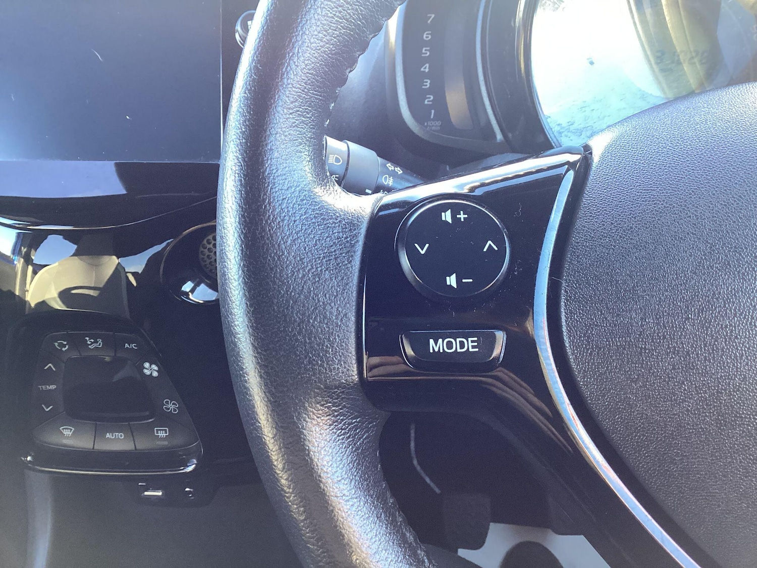 Used Toyota AYGO 2021 for sale - 77215101: Photo 13