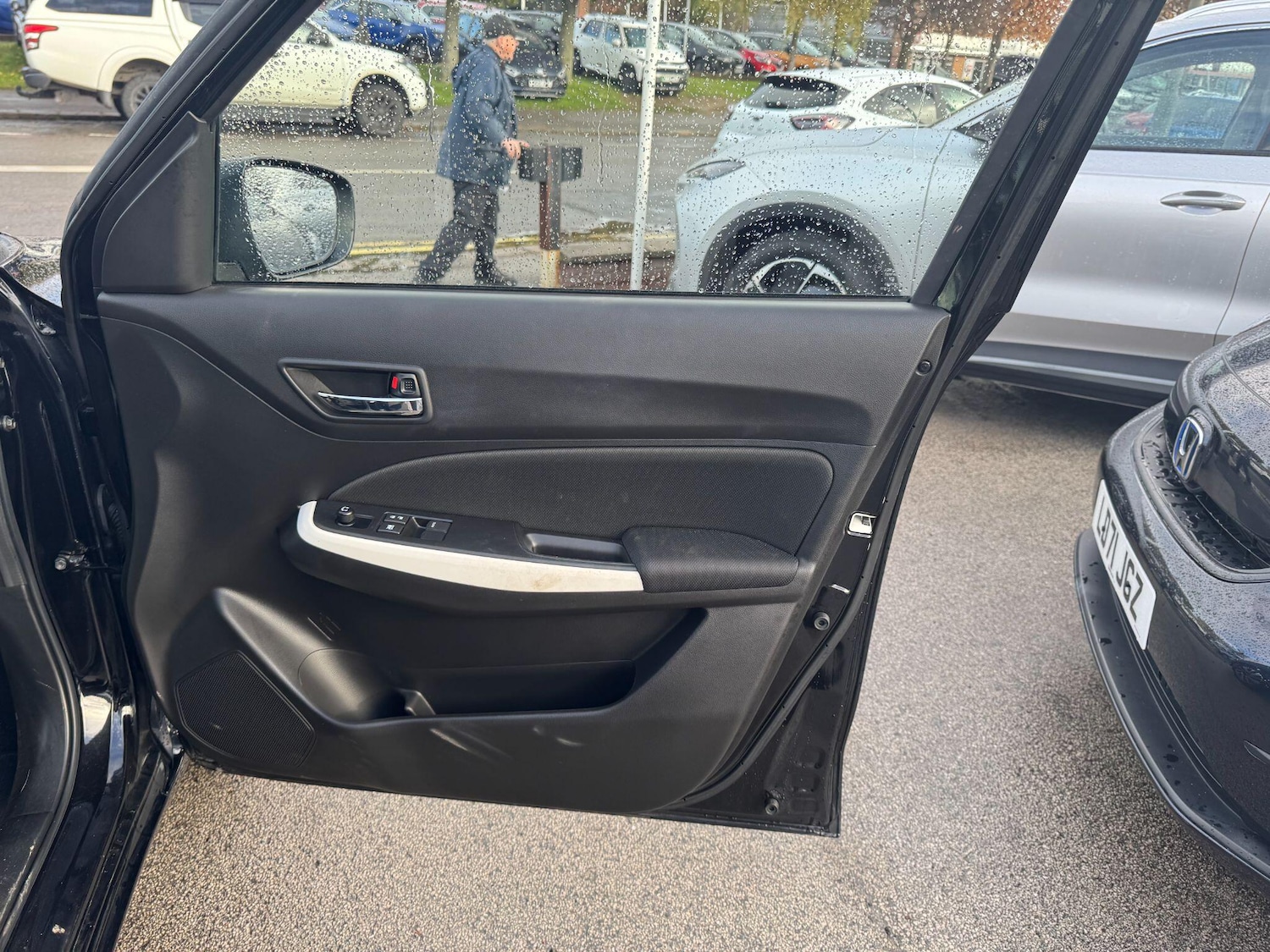 Used Suzuki Swift 2023 for sale - 76771961: Photo 11