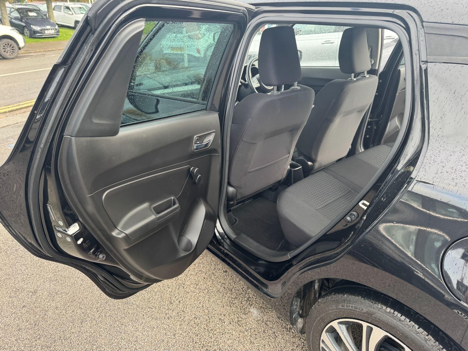 Used Suzuki Swift 2023 for sale - 76771961: Photo 29