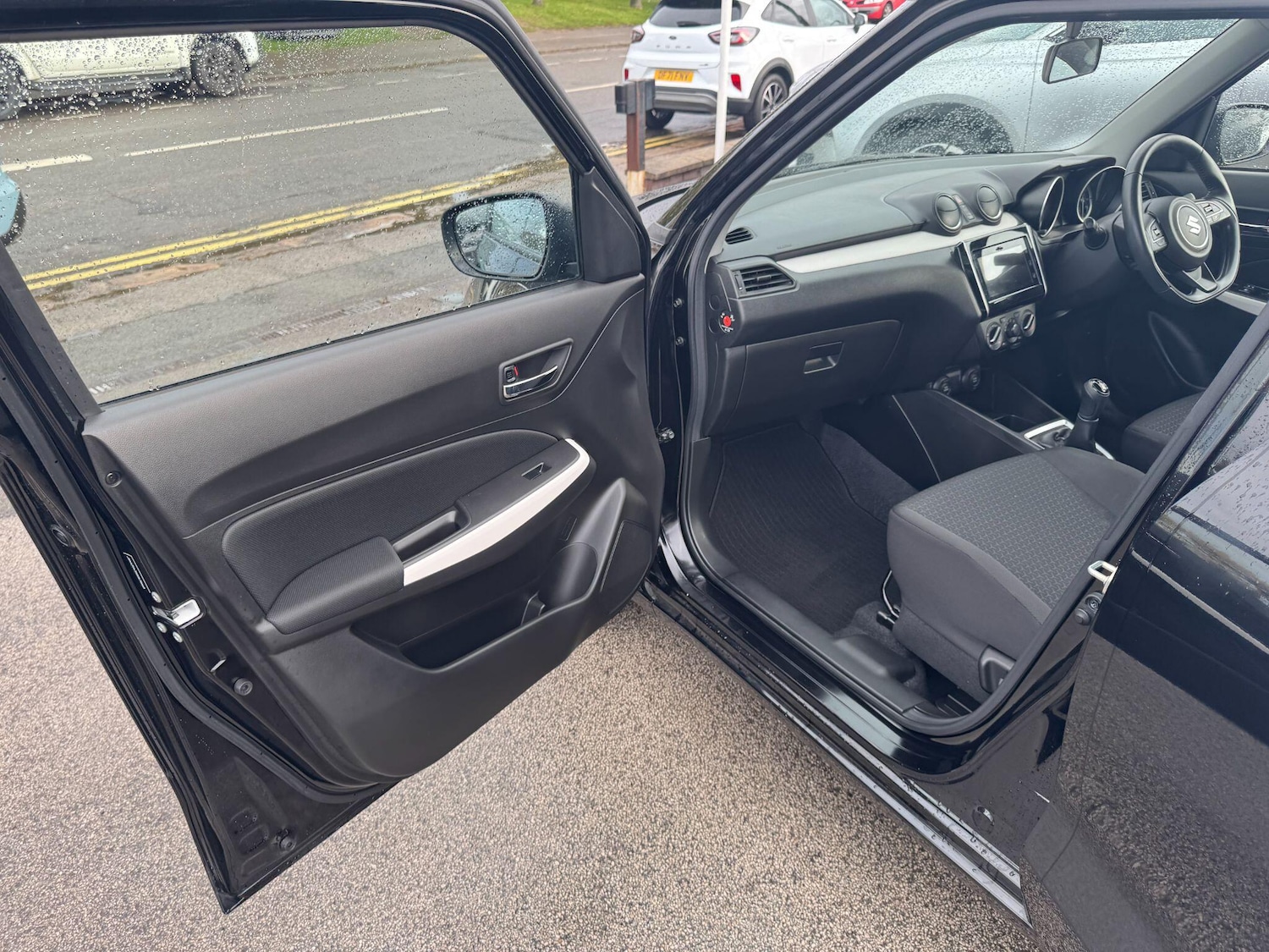 Used Suzuki Swift 2023 for sale - 76771961: Photo 31