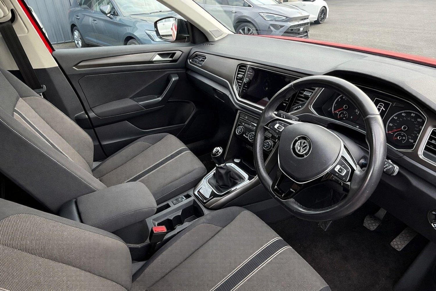 Used Volkswagen T-Roc for sale - 77633475: Photo 4