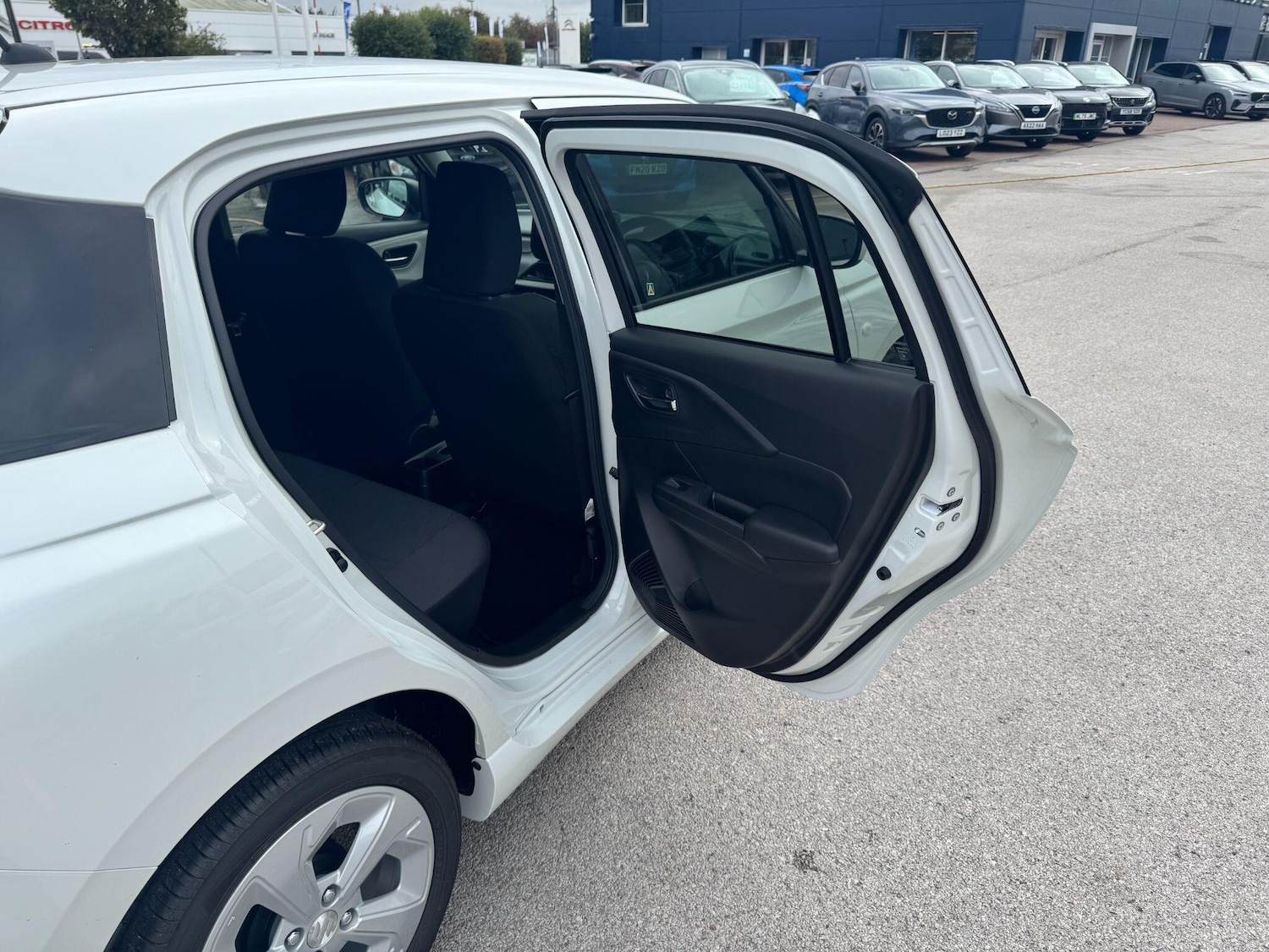 Used Suzuki Swift 2025 for sale - 77203817: Photo 35