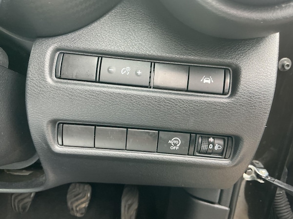 Used Nissan Juke 2023 for sale - 76327365: Photo 31