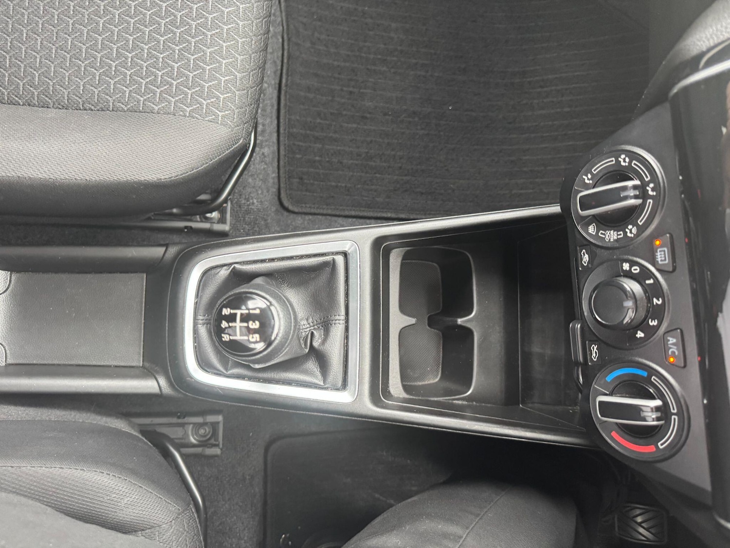 Used Suzuki Swift 2023 for sale - 76398016: Photo 24