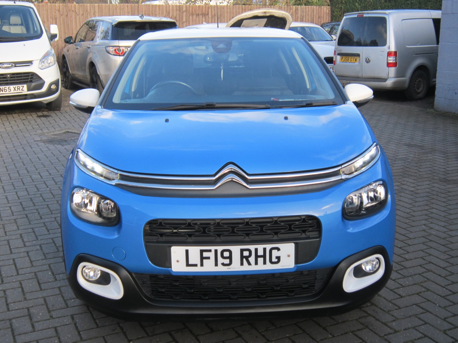 Used Citroen C3 2019 for sale - 76893057: Photo 2