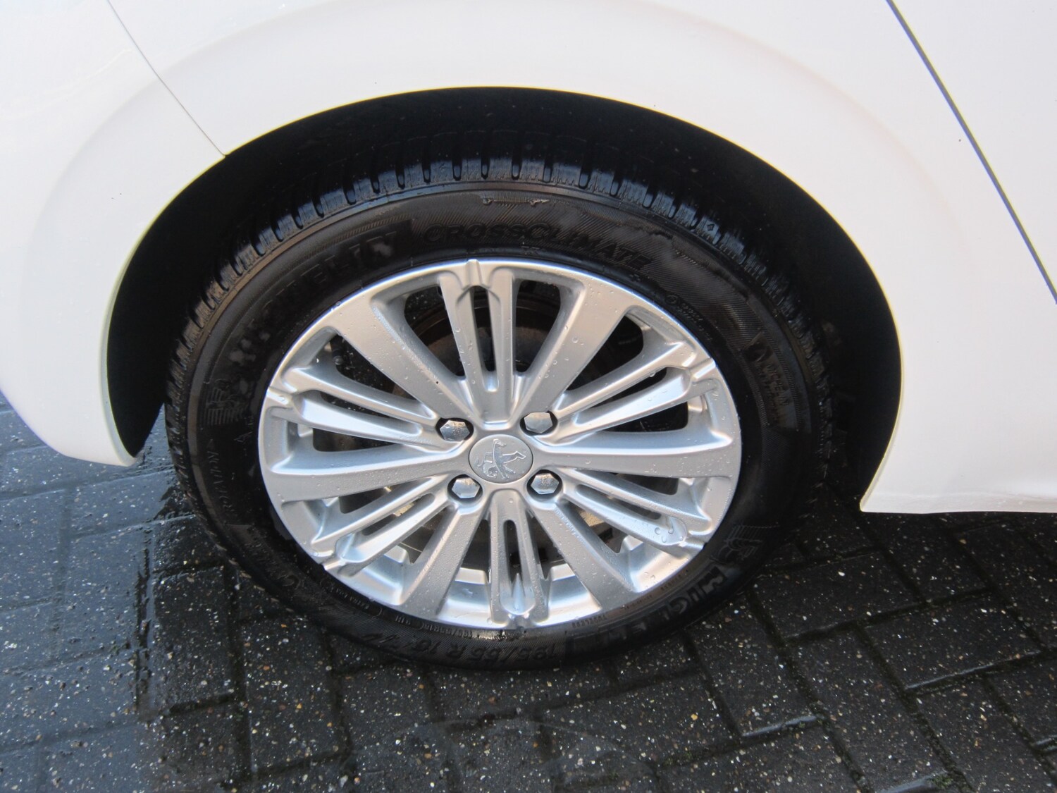 Used Peugeot 208 2018 for sale - 77932327: Photo 11