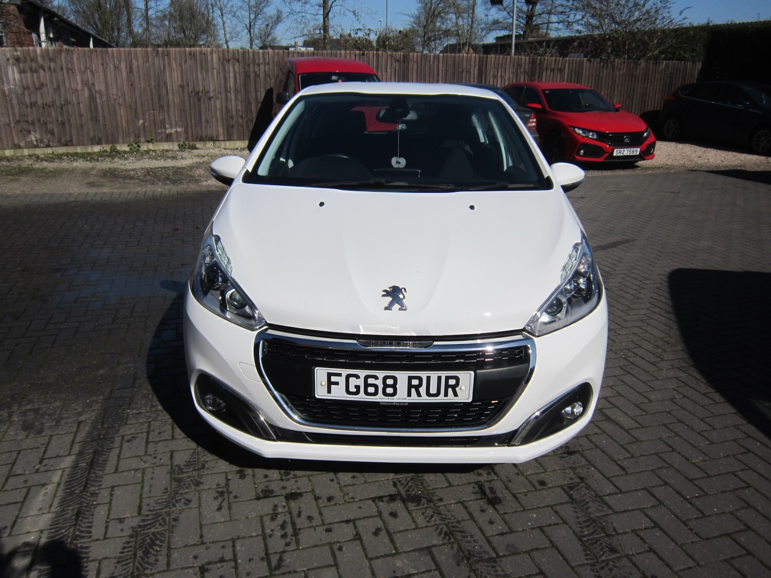 Used Peugeot 208 2018 for sale - 77932327: Photo 2