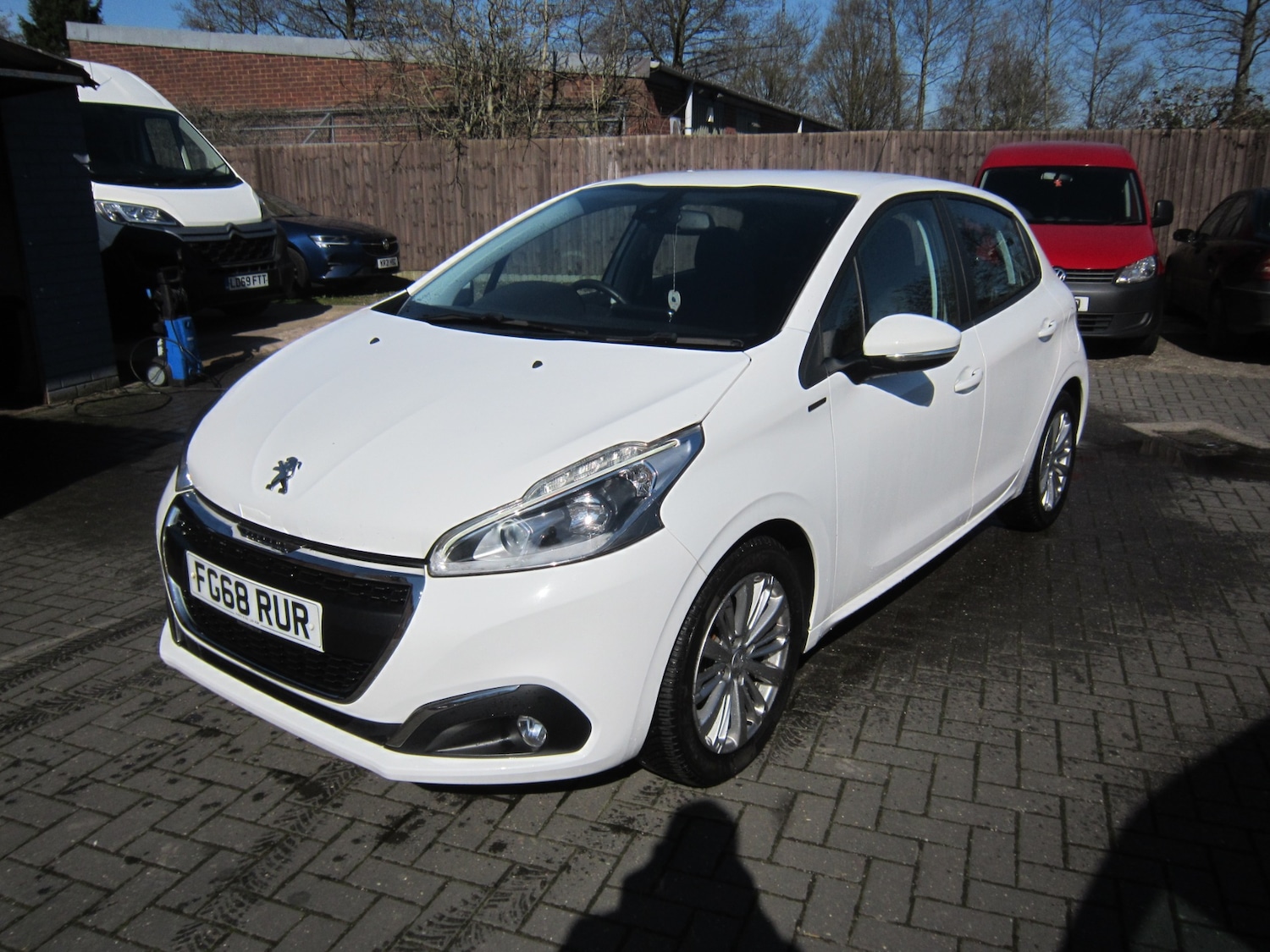 Used Peugeot 208 2018 for sale - 77932327: Photo 3