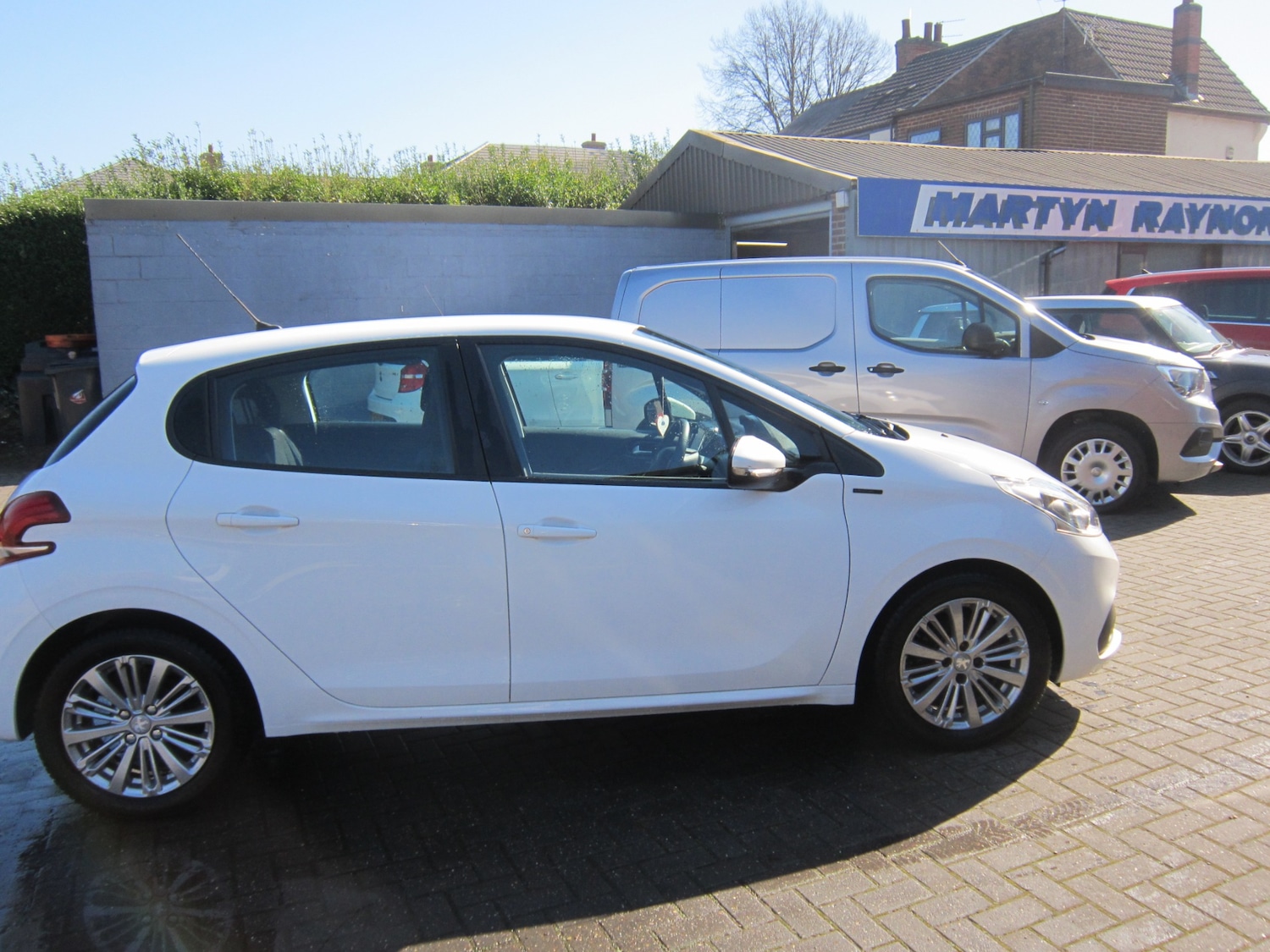 Used Peugeot 208 2018 for sale - 77932327: Photo 4