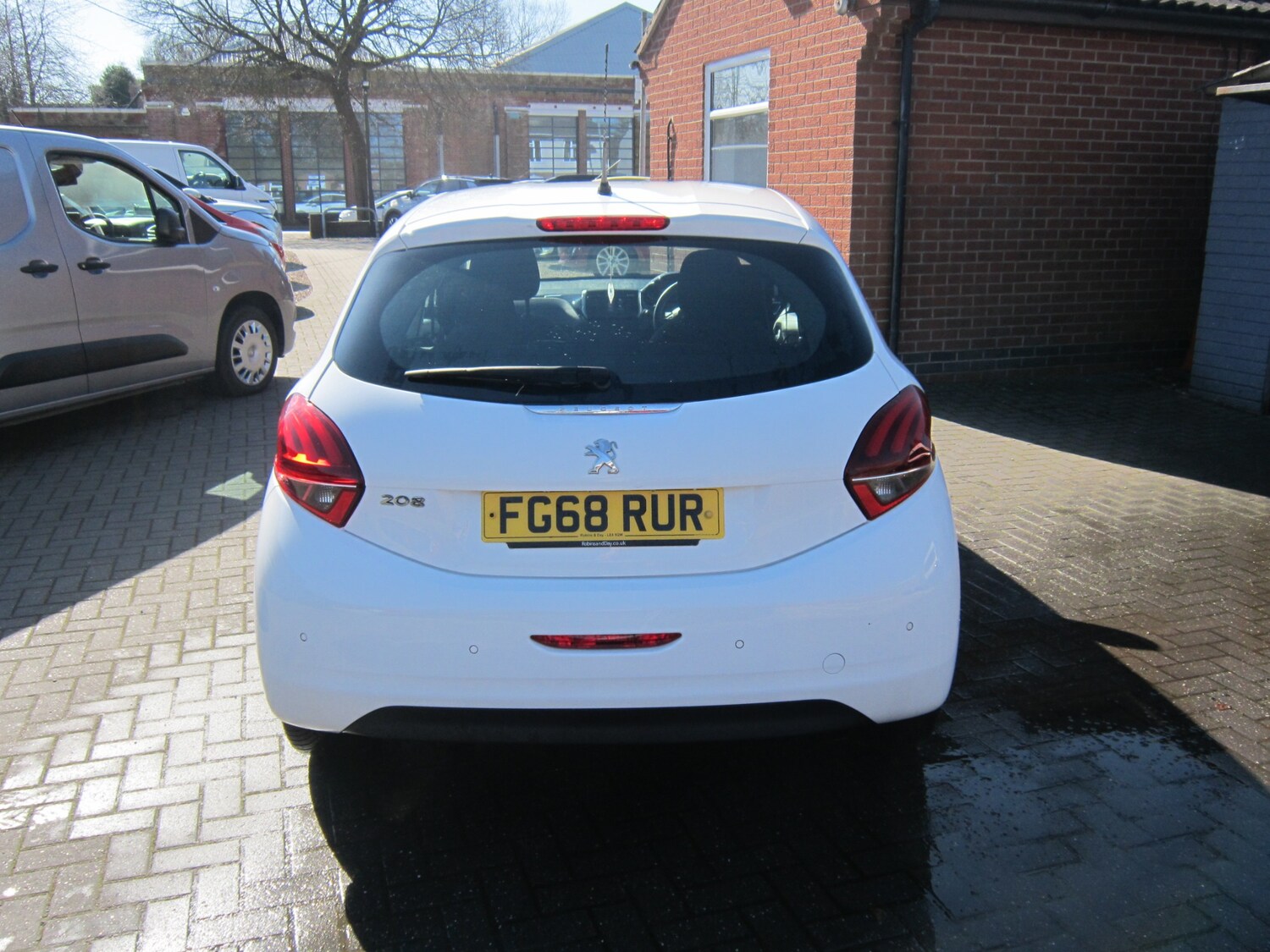 Used Peugeot 208 2018 for sale - 77932327: Photo 6