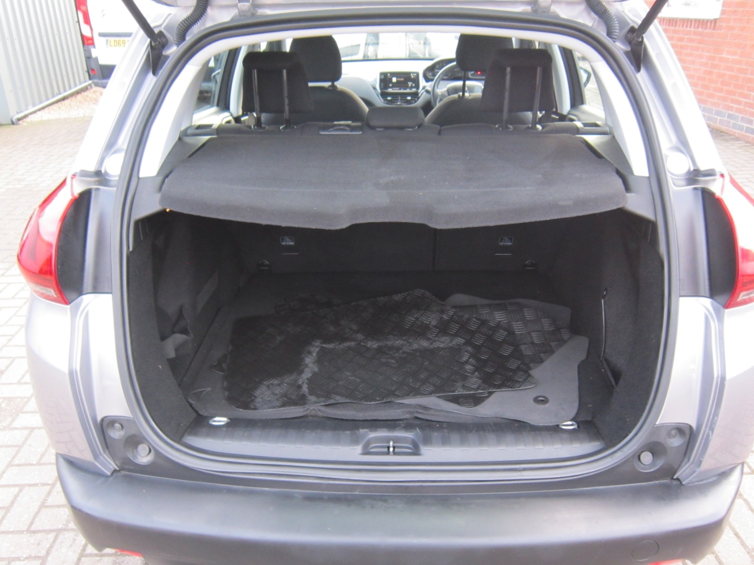 Used Peugeot 2008 2018 for sale - 77434937: Photo 15