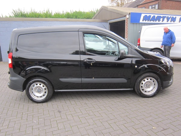 Used Ford Transit Courier 2018 for sale - 76208642: Photo 4