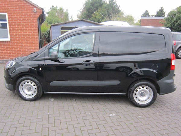 Used Ford Transit Courier 2018 for sale - 76208642: Photo 8