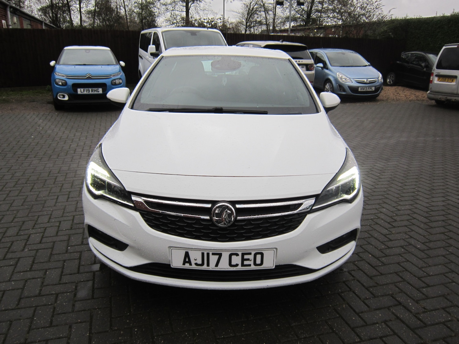 Used Vauxhall Astra 2017 for sale - 76763515: Photo 2