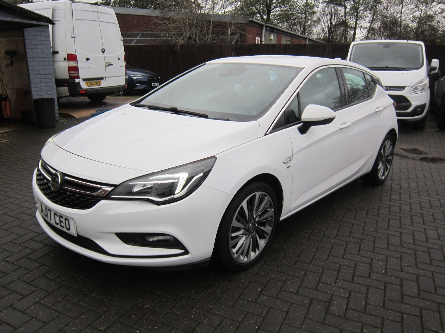 Used Vauxhall Astra 2017 for sale - 76763515: Photo 3