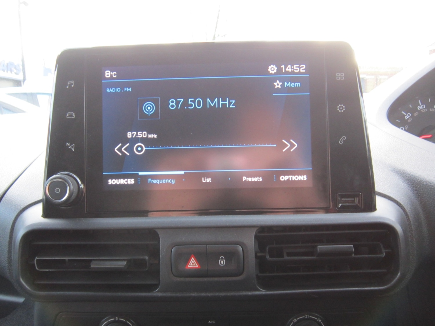 Used Peugeot Partner 2020 for sale - 77352241: Photo 21