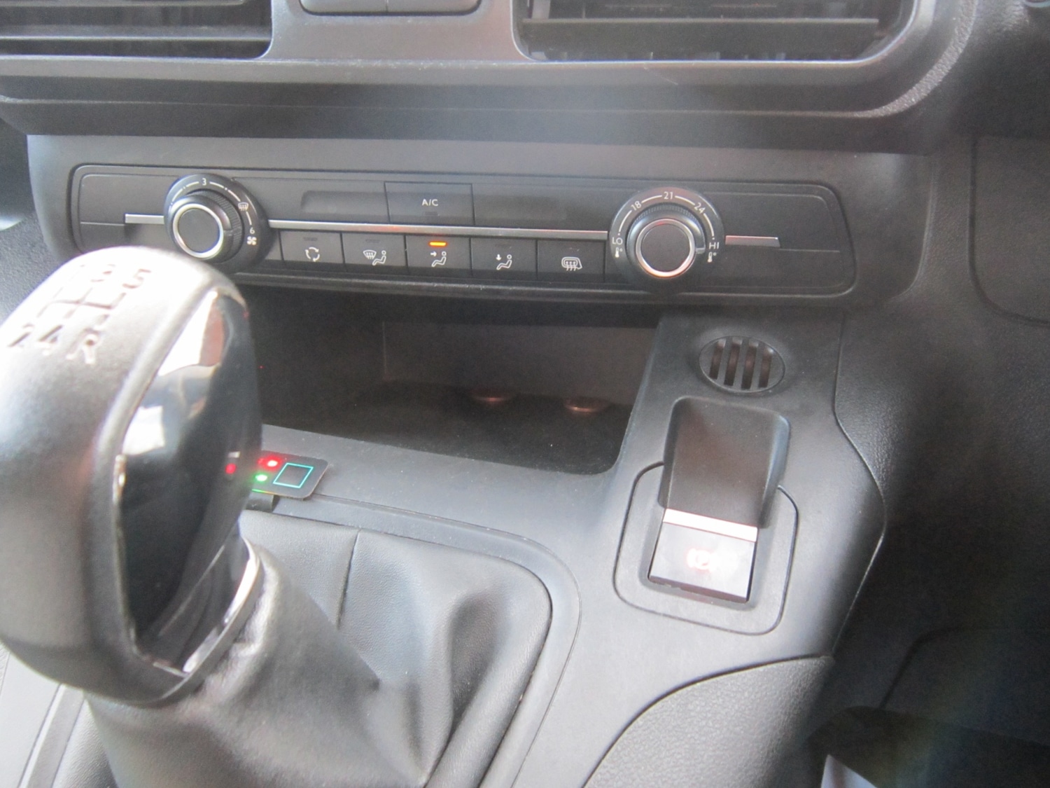 Used Peugeot Partner 2020 for sale - 77352241: Photo 27