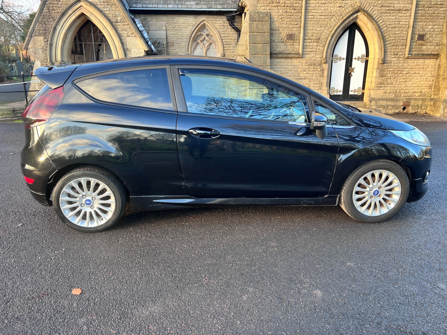 Used Ford Fiesta 2011 for sale - 77225399: Photo 15