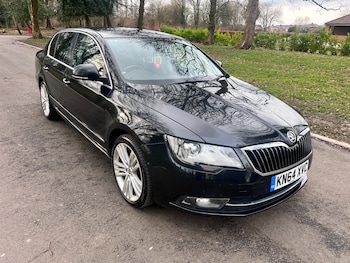 Used Skoda Superb 2014 for sale - 77557026: Photo