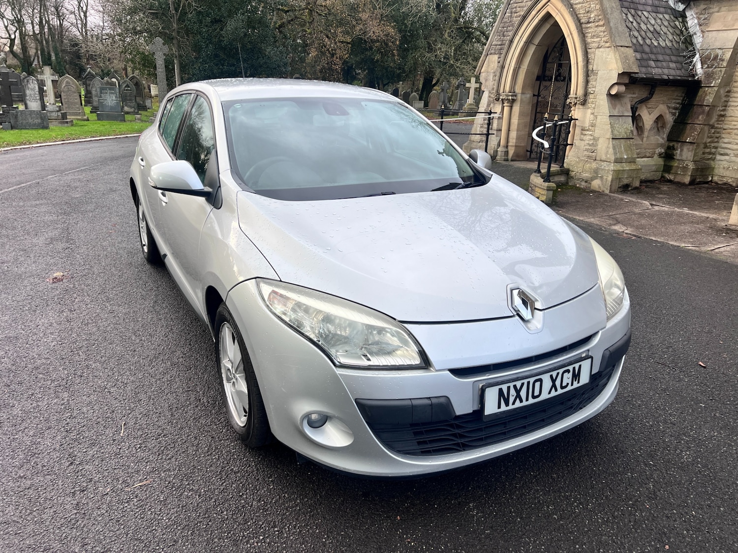 Used Renault Megane 2010 for sale - 76707211: Photo 2