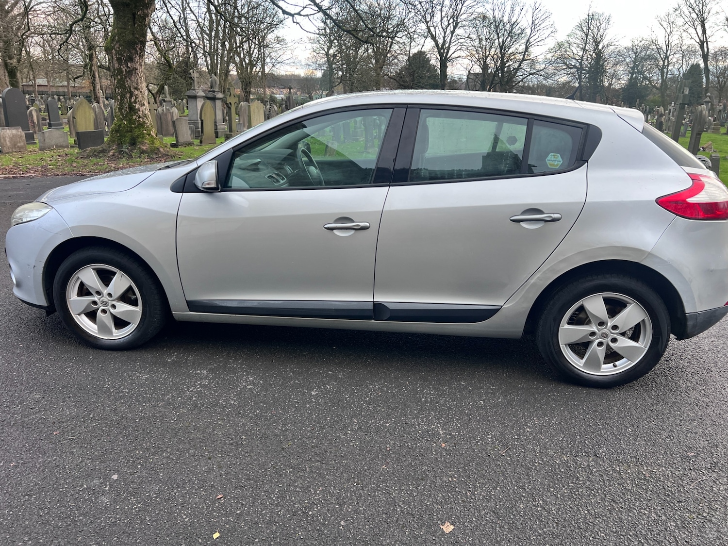 Used Renault Megane 2010 for sale - 76707211: Photo 8