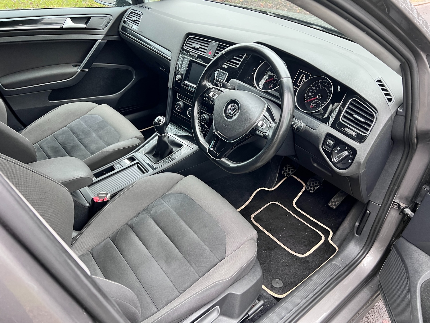 Used Volkswagen Golf 2014 for sale - 77248021: Photo 20