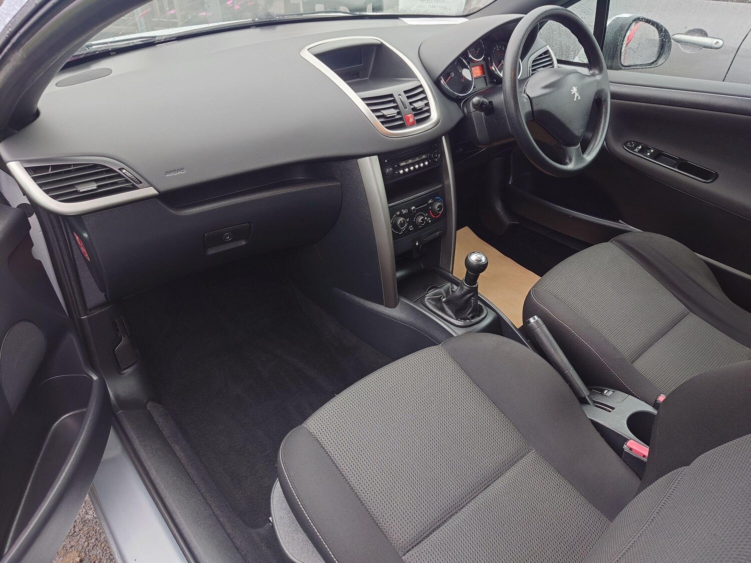 Used Peugeot 207 CC for sale - 77564852: Photo 15