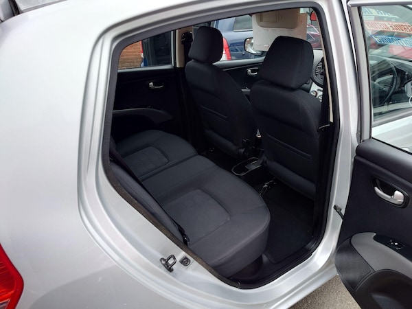 Used Hyundai i10 2009 for sale - 76283295: Photo 16
