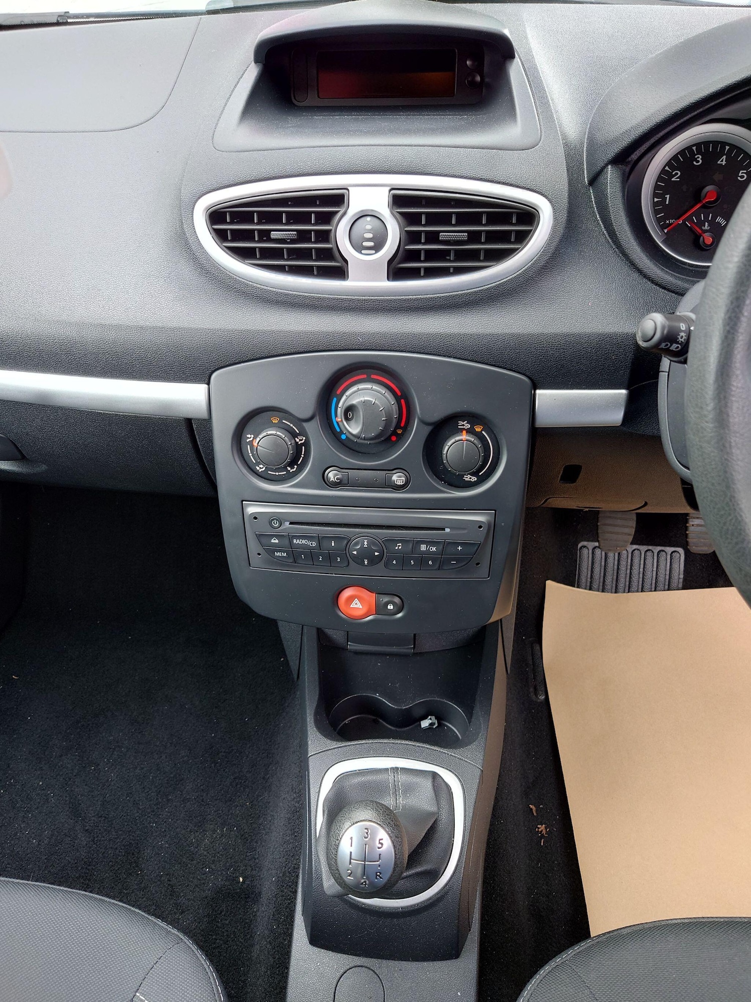 Used Renault Clio for sale - 78136395: Photo 11