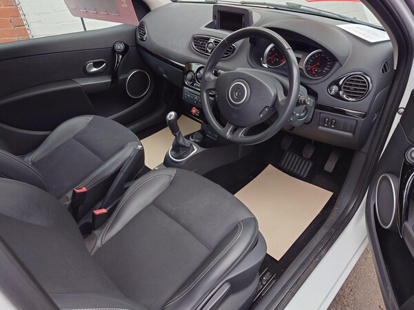 Used Renault Clio 2011 for sale - 76240186: Photo 15