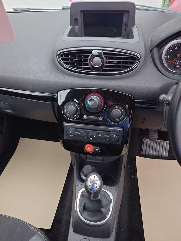 Used Renault Clio 2011 for sale - 76240186: Photo 21