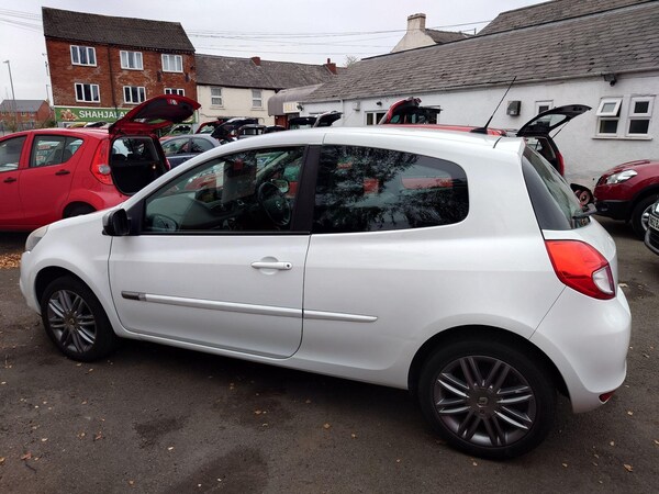 Used Renault Clio 2011 for sale - 76240186: Photo 27