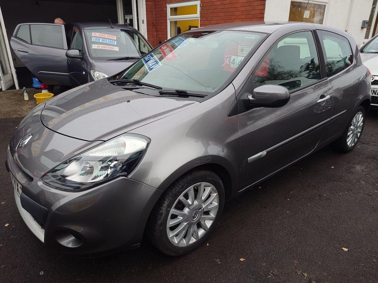 Used Renault Clio 2011 for sale - 76801522: Photo 1