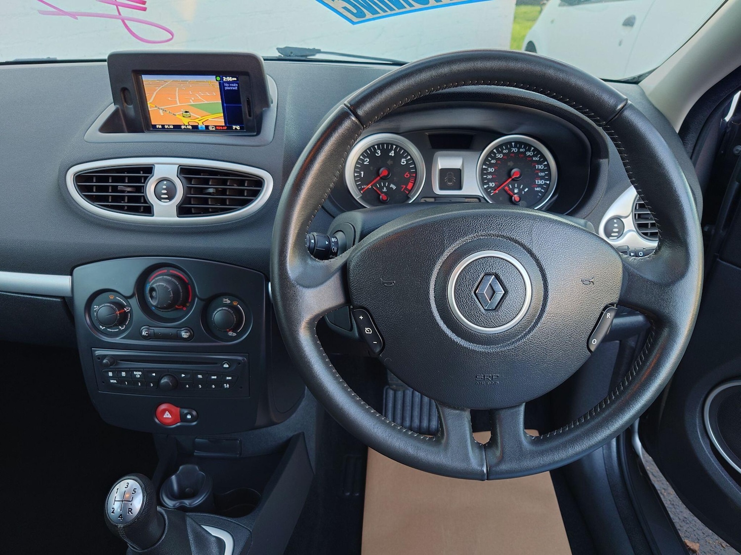 Used Renault Clio 2011 for sale - 76801522: Photo 13