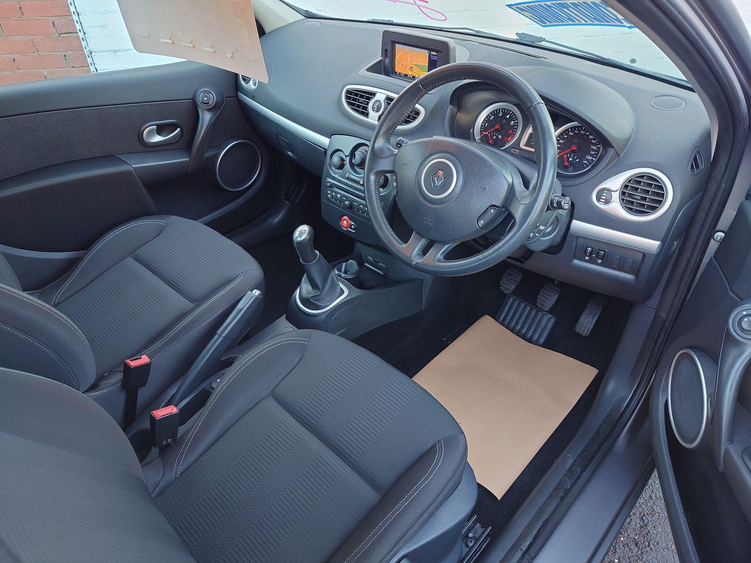 Used Renault Clio 2011 for sale - 76801522: Photo 14