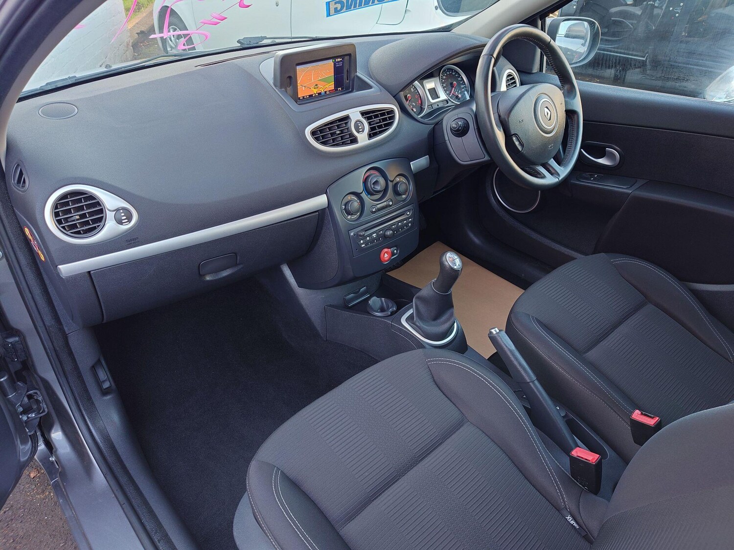 Used Renault Clio 2011 for sale - 76801522: Photo 16