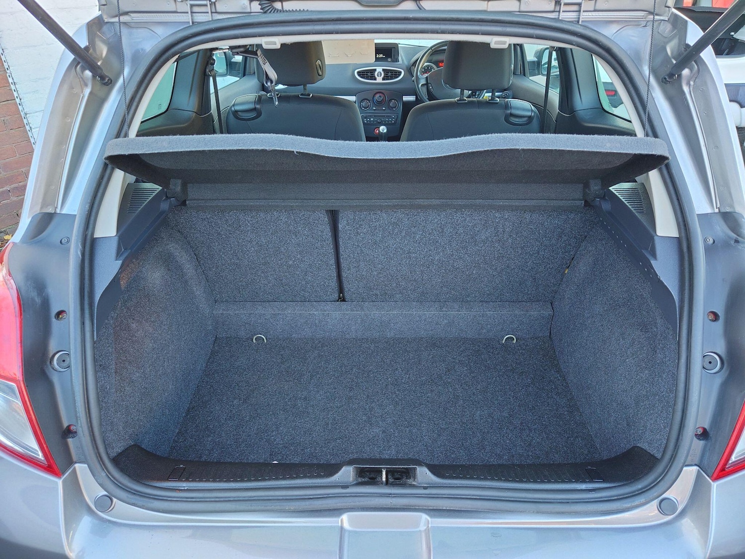 Used Renault Clio 2011 for sale - 76801522: Photo 18