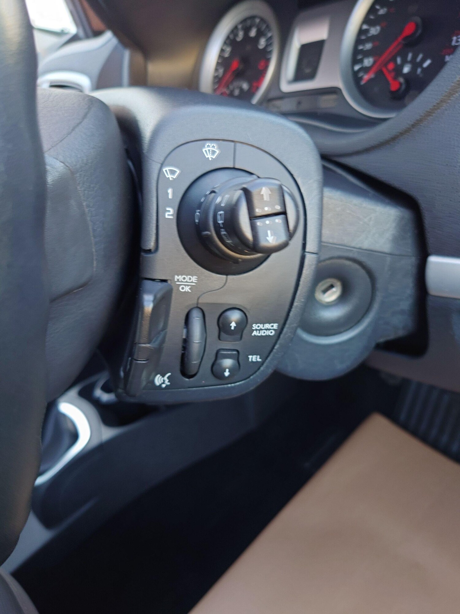 Used Renault Clio 2011 for sale - 76801522: Photo 22