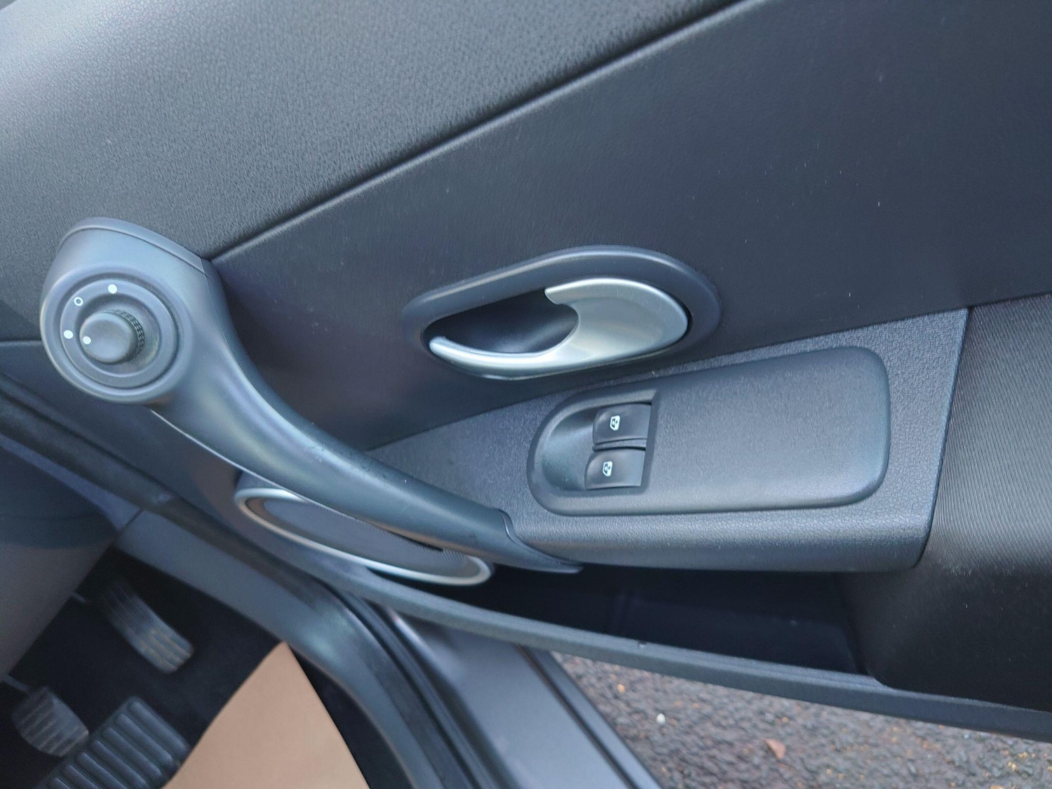 Used Renault Clio 2011 for sale - 76801522: Photo 24