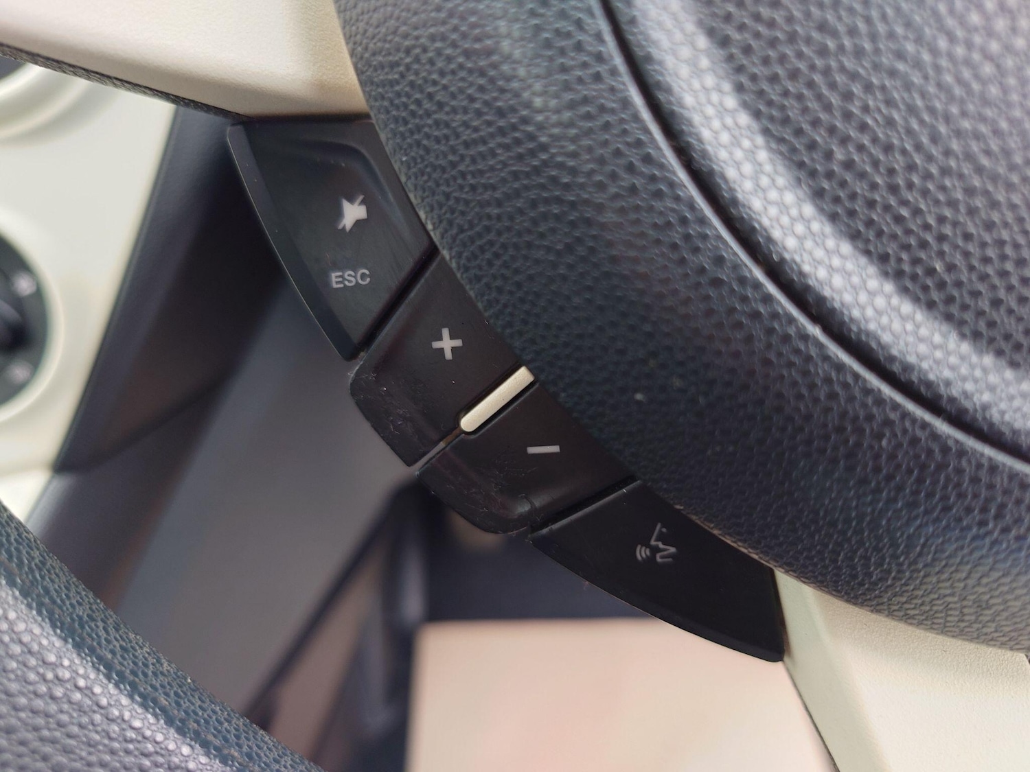 Used Nissan Pixo 2012 for sale - 76283091: Photo 19