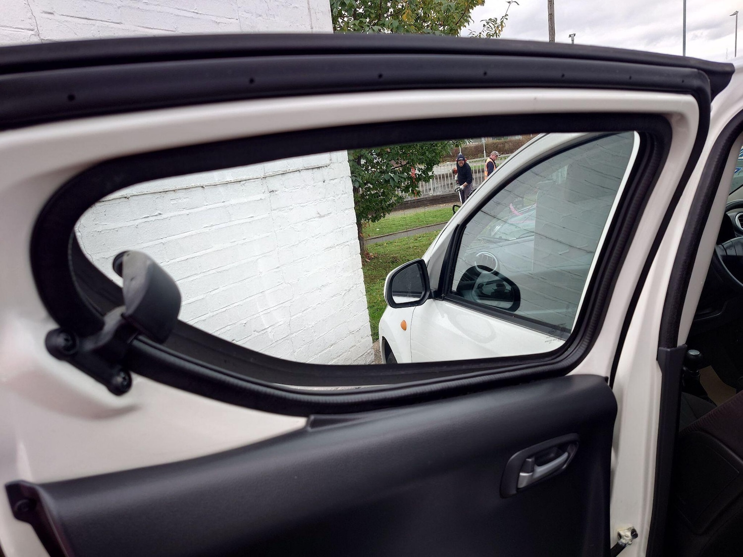 Used Nissan Pixo 2012 for sale - 76283091: Photo 28