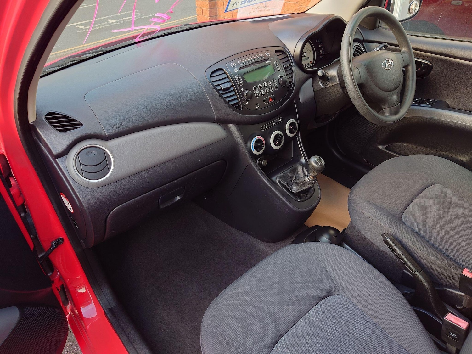 Used Hyundai i10 2011 for sale - 77090876: Photo 16